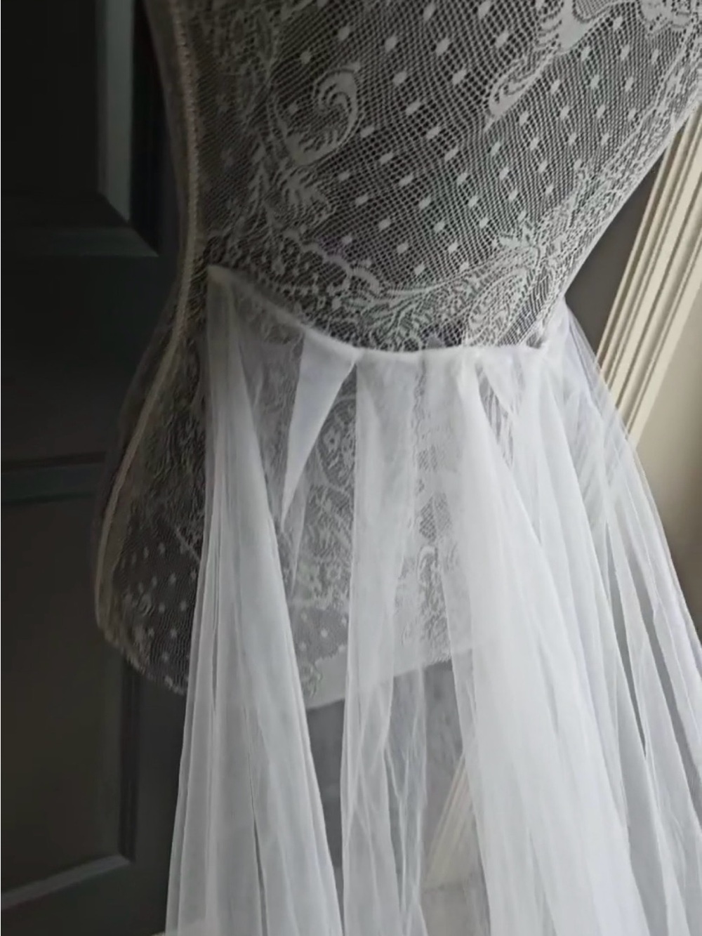 Ivory Detachable Tulle Overskirt - Make an offer! - Picture 8 of 11